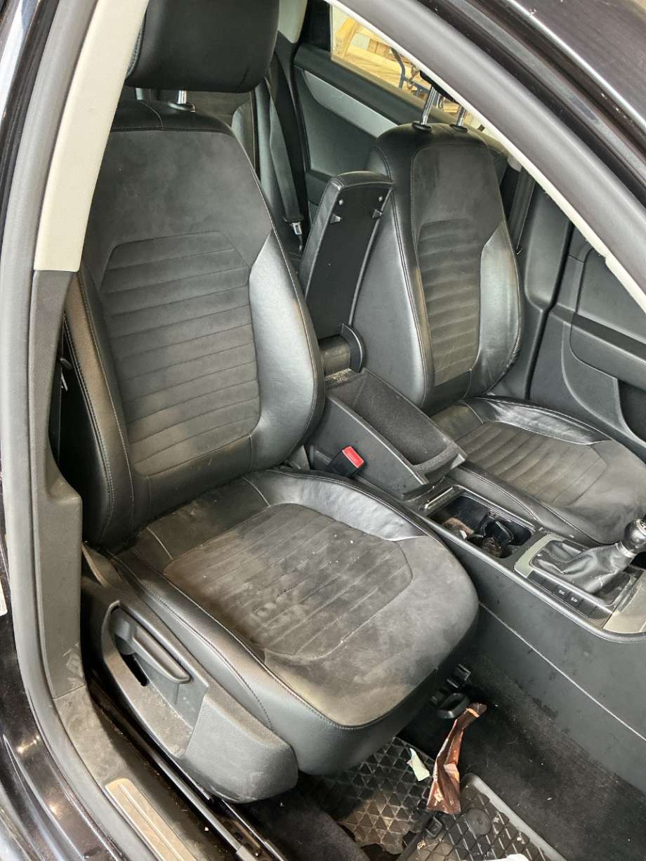 Sete foran høyre til VW Passat, 2011-2015 (B7) (B7) (VOLKSWAGEN|)