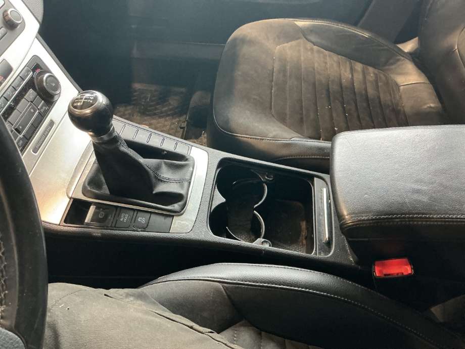 Innredning, Konsoll til VW Passat, 2011-2015 (B7) (B7) (VOLKSWAGEN|)