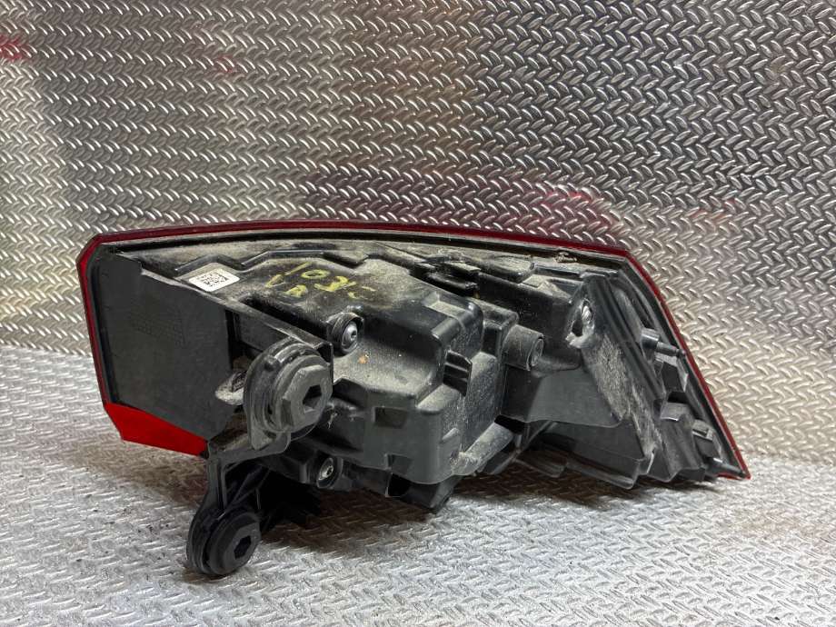 Baklykt venstre til VW Golf VIII 2020-->> (VOLKSWAGEN|5H1052200A||81999002)