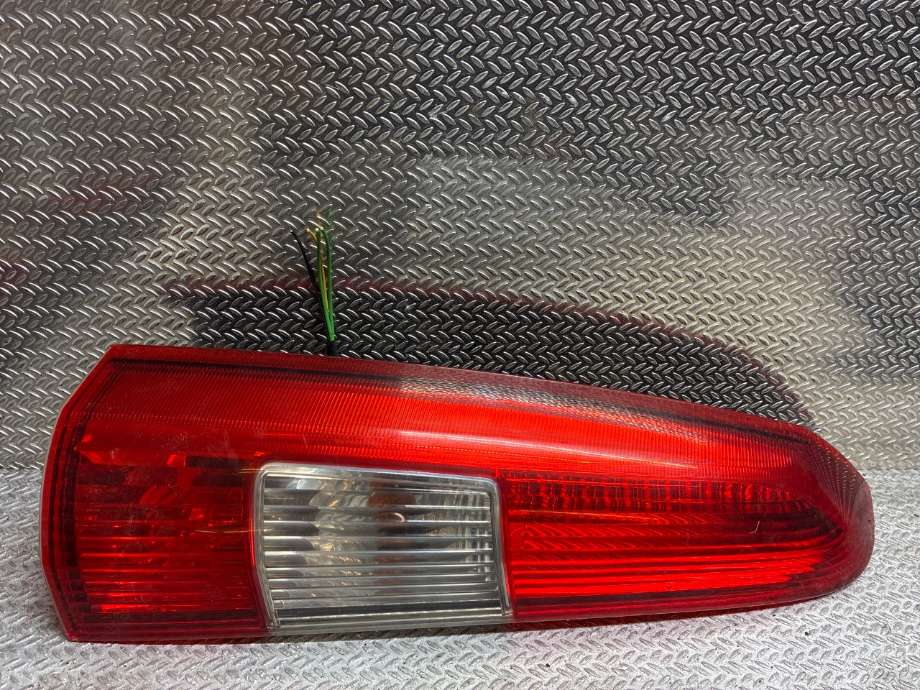 Baklykt venstre til Volvo V70 2000-2004 (Type II, Fase 1) (VOLVO|9483688||9154493ECE)