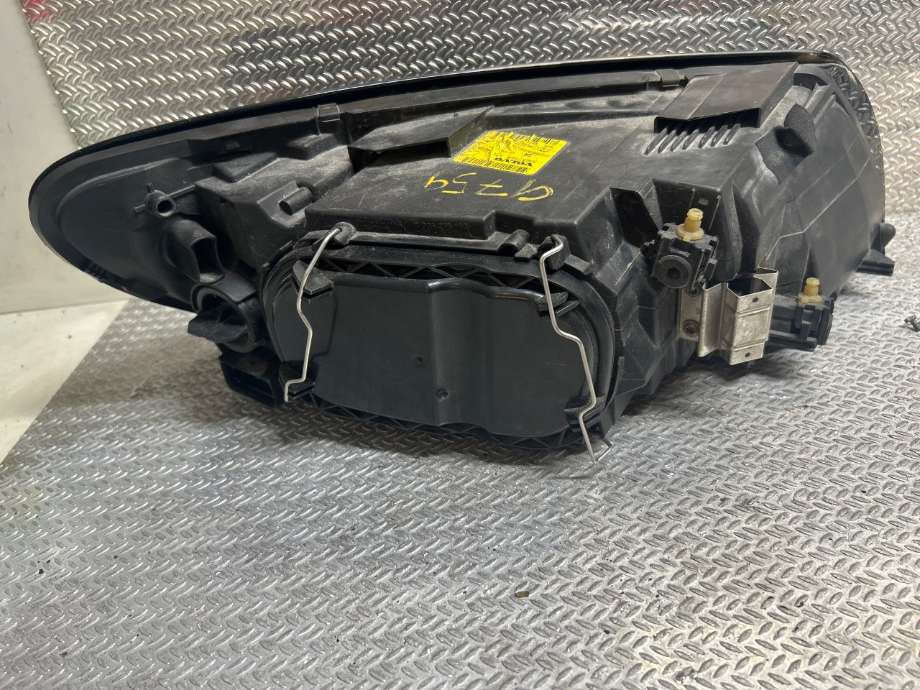 Frontlykt venstre halogen til Volvo C30 2006-2009 (Fase 1) (VOLVO|31335199|0301232201|30657168)