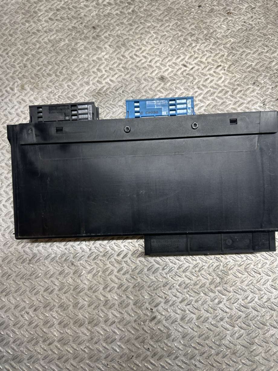 Styreenhet comfort (BCM) til BMW 3-Serie 2005-2011 (E90/E91/E92/E93) (E90/E91/E92/E93) (61359364819||61359187533)
