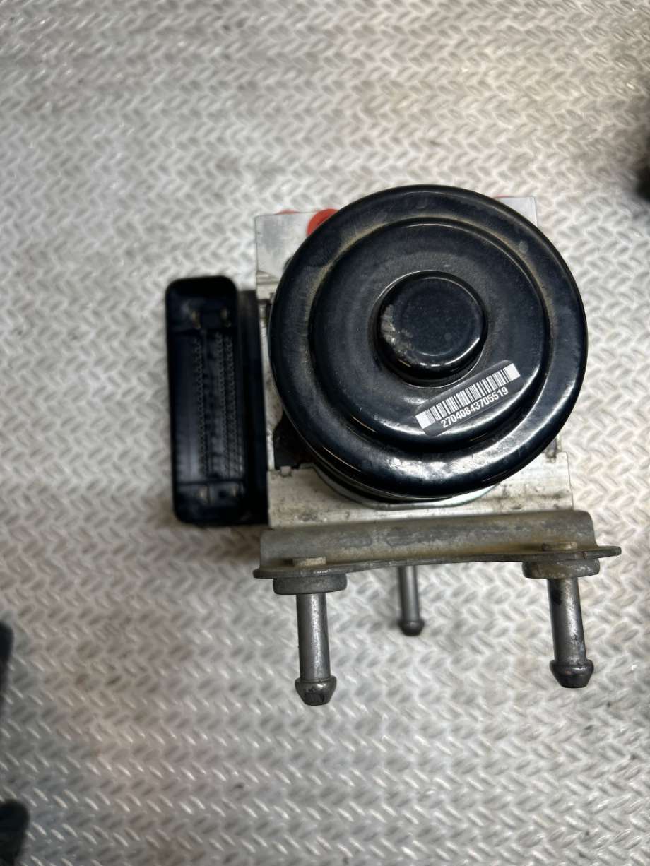 ABS sentral til VW Transporter / Caravelle, 2009-2015 (Fase 2) (T5) (T5) (VOLKSWAGEN|7E0907379G)