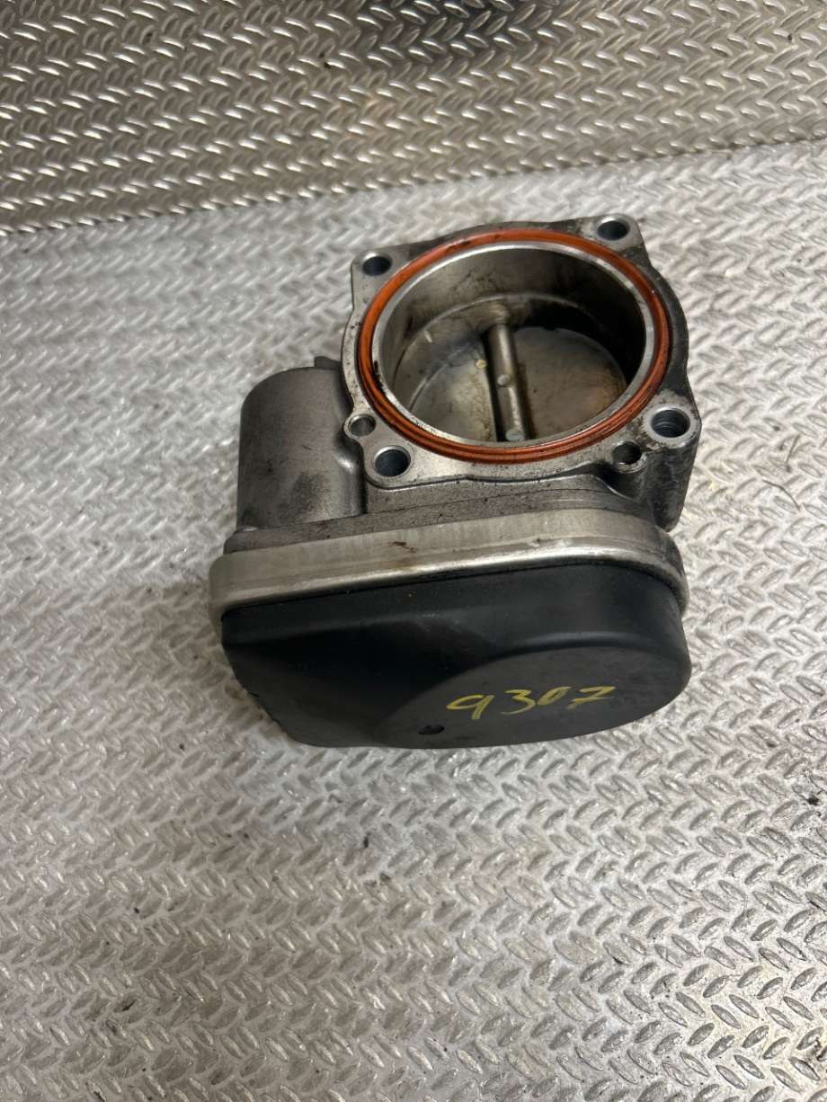 Spjeldhus til BMW 3-Serie 2005-2011 (E90/E91/E92/E93) (E90/E91/E92/E93) (BMW|13541439580|)