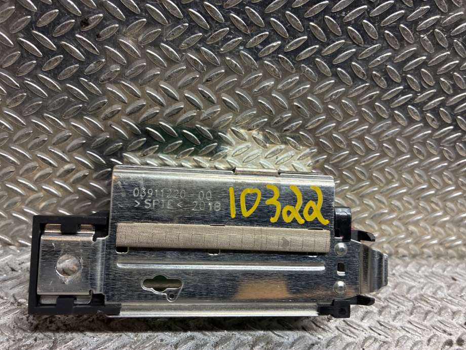 Antenne forsterker til Ford Mustang Mach-e, 2020-->>  (FORD (US)|LJ8T19K351AA)