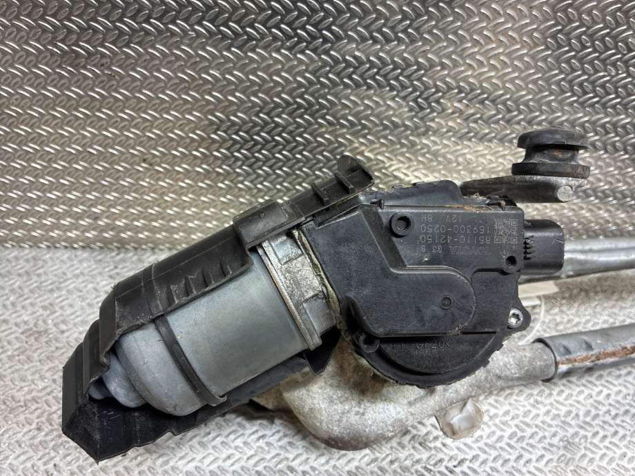 Viskermotor frontrute til Toyota RAV4 2006-2009 (Type III, Fase 1) (TOYOTA|8511042150|8515042151|8515042150)