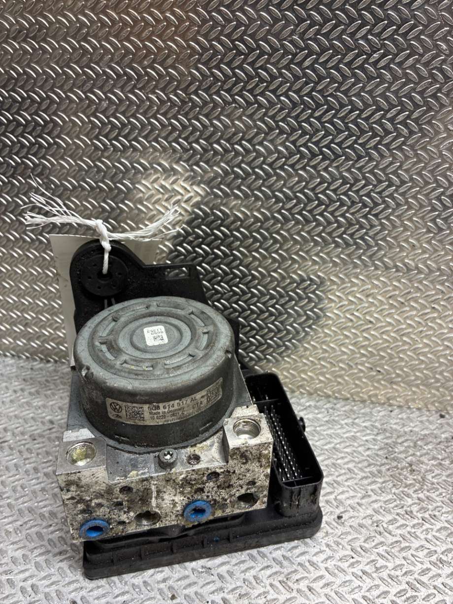 ABS sentral til VW e-Golf 2014-2017 (Fase 1) (VOLKSWAGEN|5Q0 614 517 AL||510907379AK)