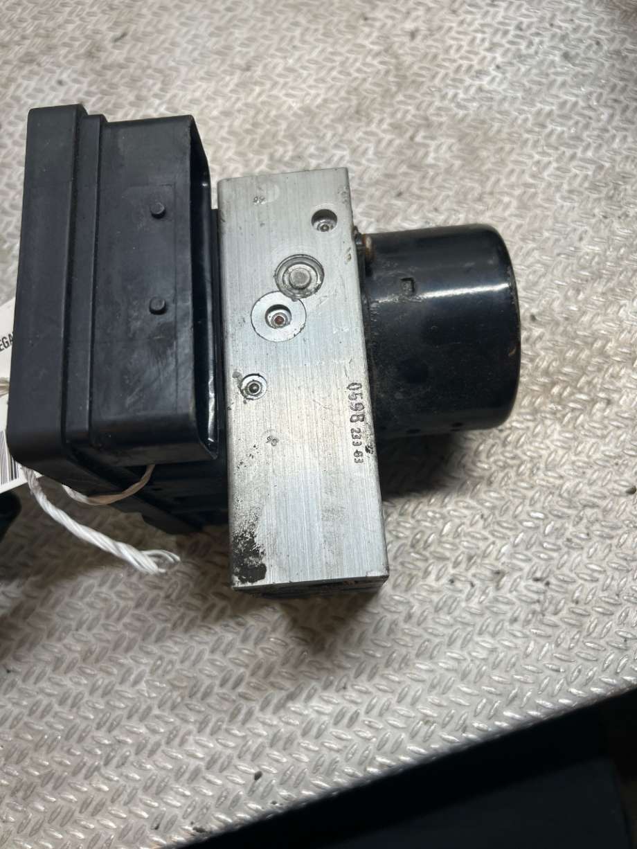ABS sentral til Volvo S60 2000-2004 (Type I, Fase 1) (VOLVO|8671453||5WQ8K4002)