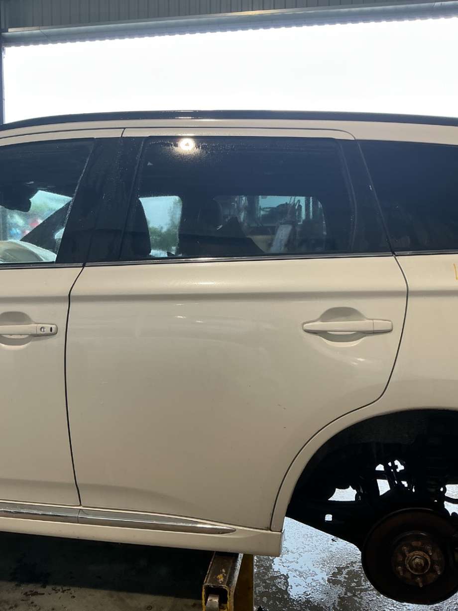 Dør venstre bak til Mitsubishi Outlander, 2015-->> (Type III, Fase 2) (MITSUBISHI|)