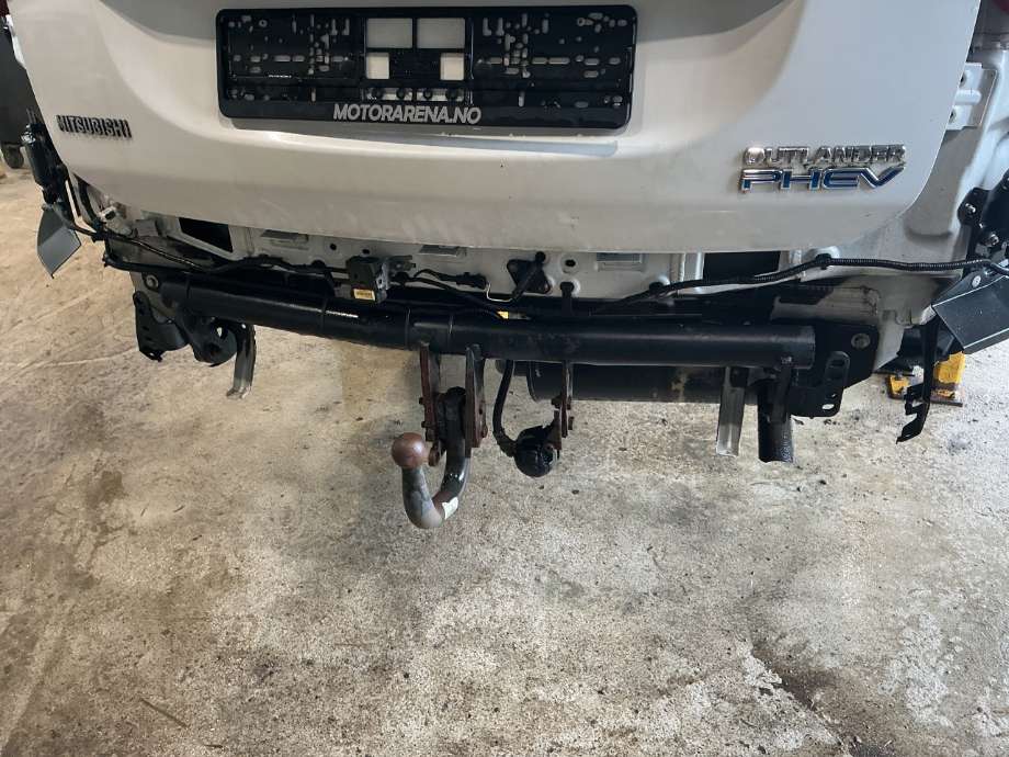 Hengerfeste til Mitsubishi Outlander, 2015-->> (Type III, Fase 2) (MITSUBISHI|)
