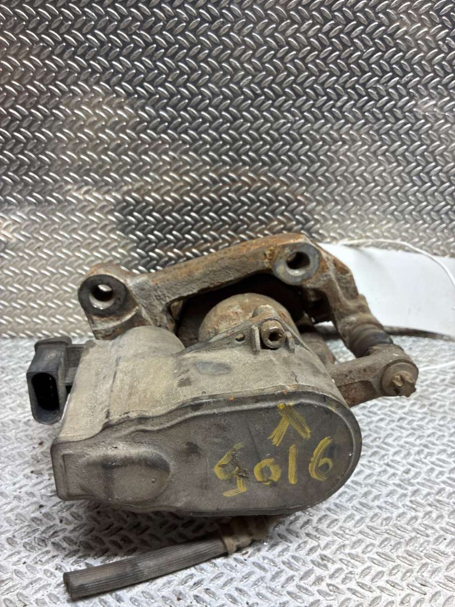 Bremsecaliper venstre bak til Peugeot 308 2013-2021 (Type II) (PEUGEOT|1651758180|)