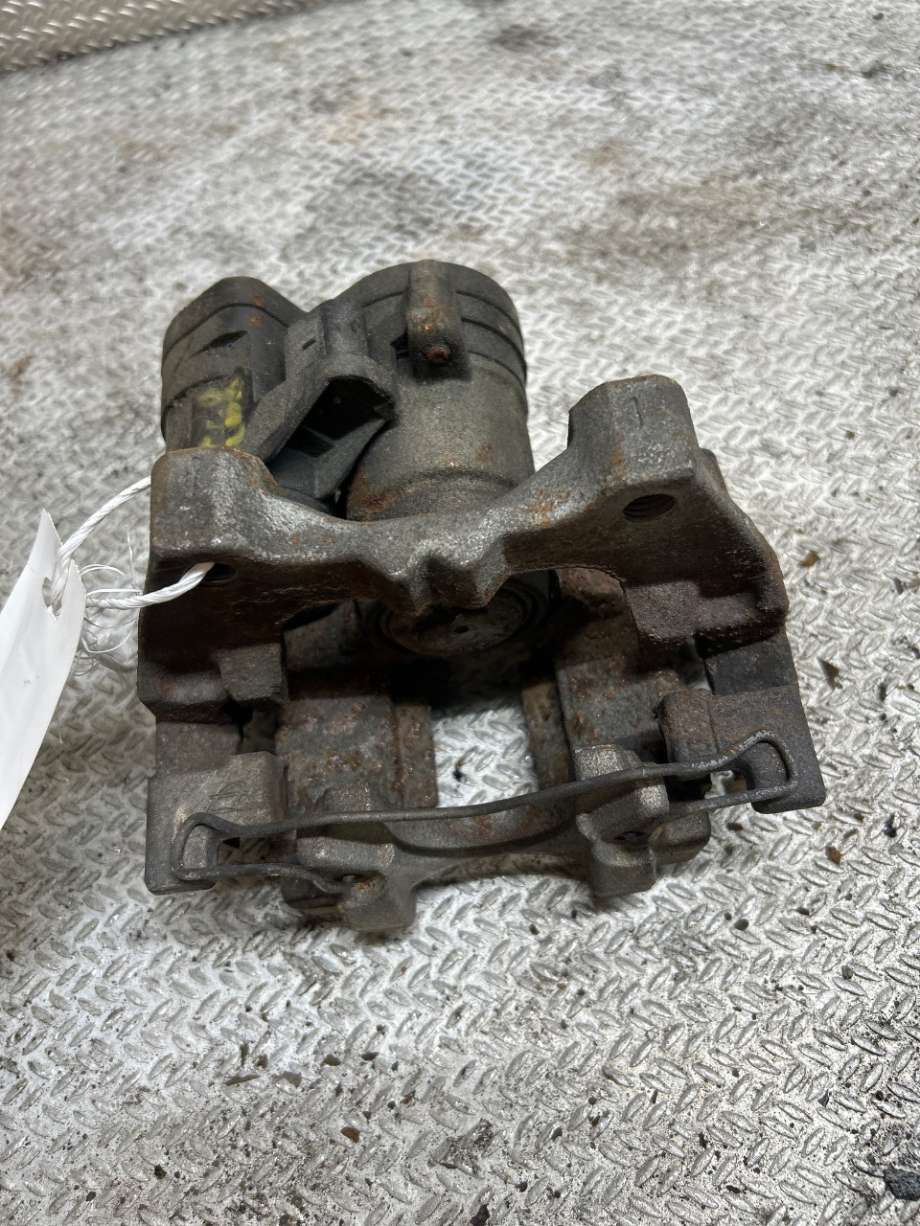 Bremsecaliper høyre bak til VW e-Golf 2014-2017 (Fase 1) (VOLKSWAGEN|8V0615424D|)