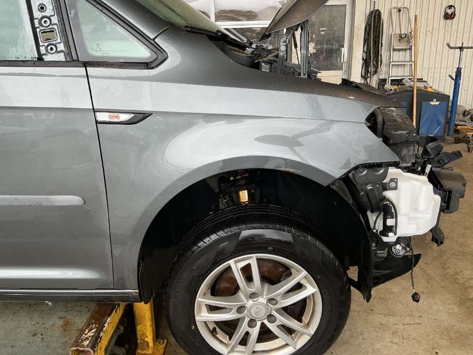 Skjerm høyre foran til VW Caddy, 2015-2020 (Type III, Fase 3) (VOLKSWAGEN|)