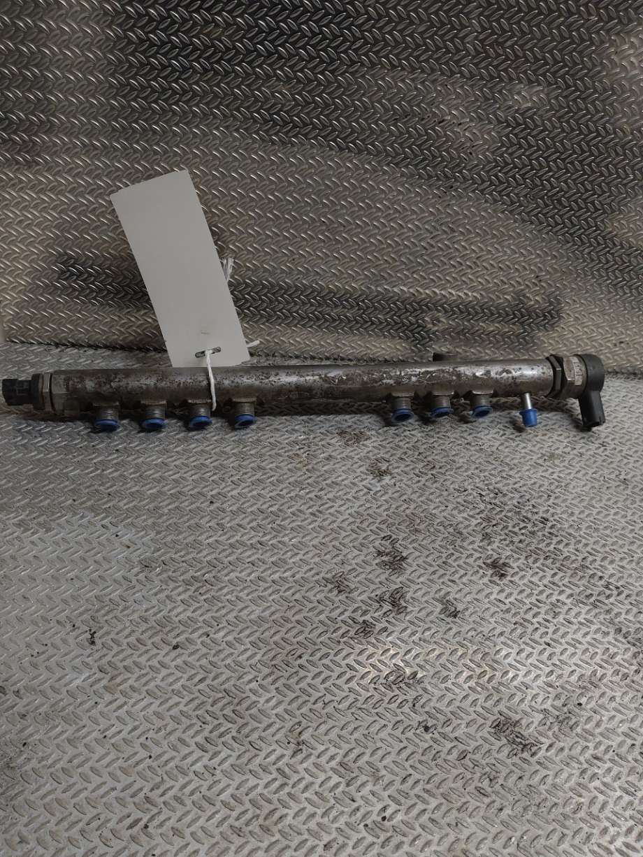 Dyseskinne (fuelrail) til Volvo V60, 2010-2013 (Type I, Fase 1)  (VOLVO|30777759)