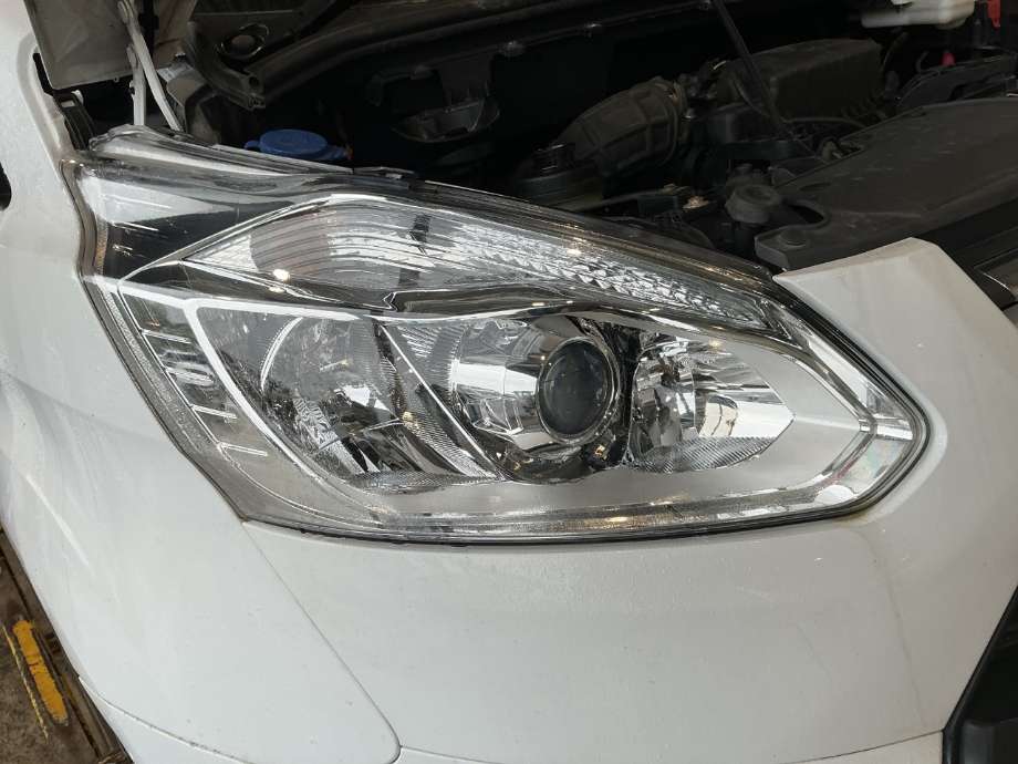 Frontlykt høyre halogen til Ford Transit Custom 2013-2023 (Type I) (FORD|)