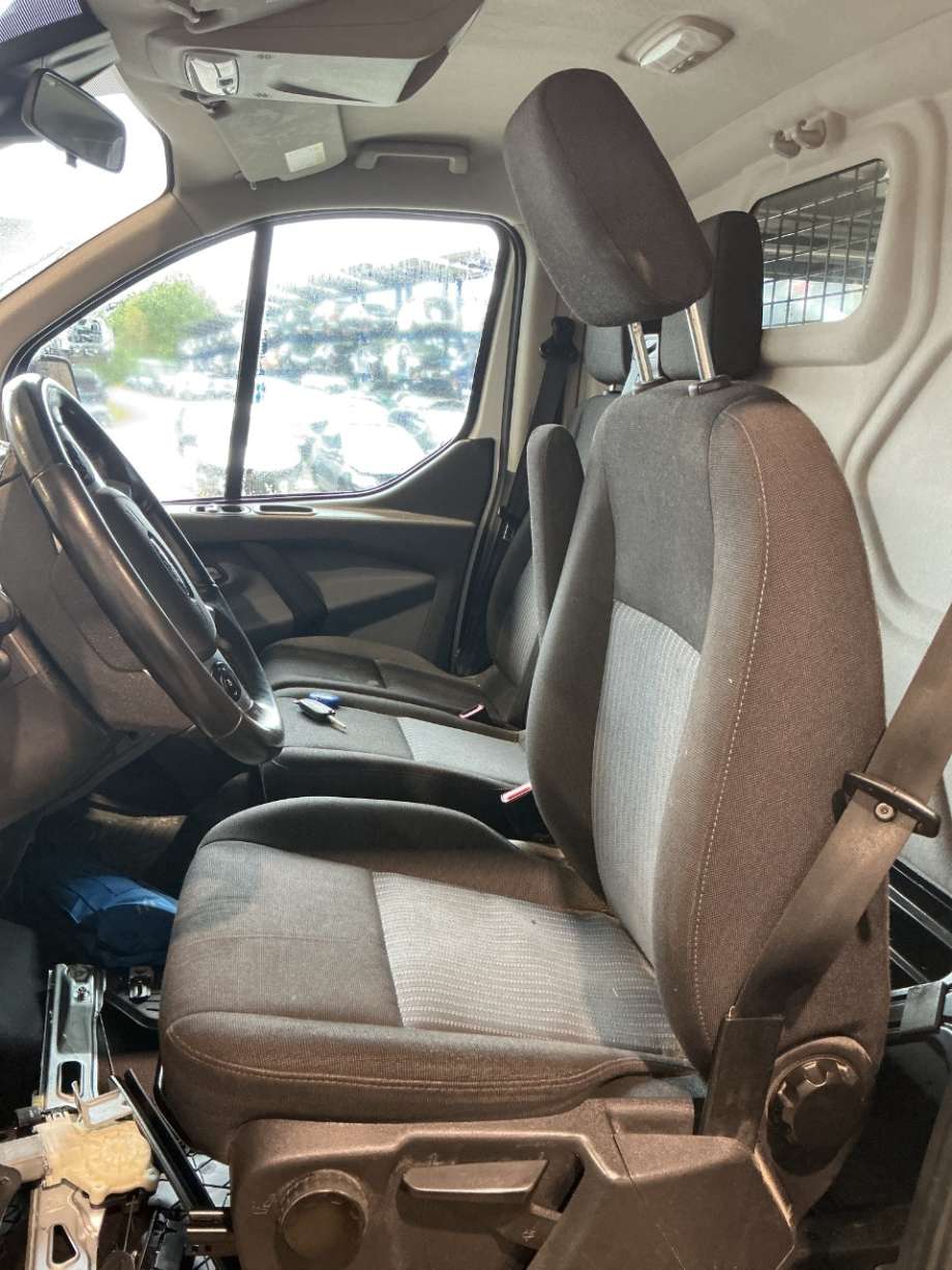 Sete foran venstre til Ford Transit Custom 2013-2023 (Type I) (FORD|)