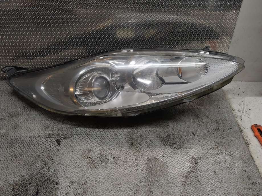Frontlykt høyre halogen til Ford Fiesta, 2008-2012 (Type VI, Fase 1)  (FORD|8A6113W029CH)