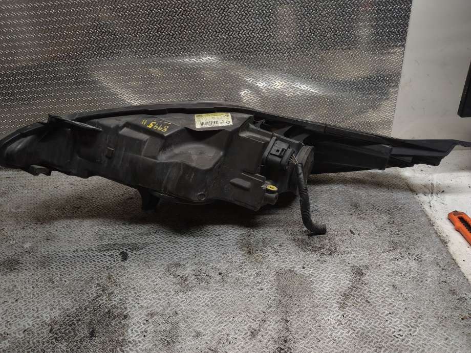 Frontlykt høyre halogen til Ford Fiesta 2008-2012 (Type VI, Fase 1) (FORD|8A6113W029CH||8A6113W029CG)