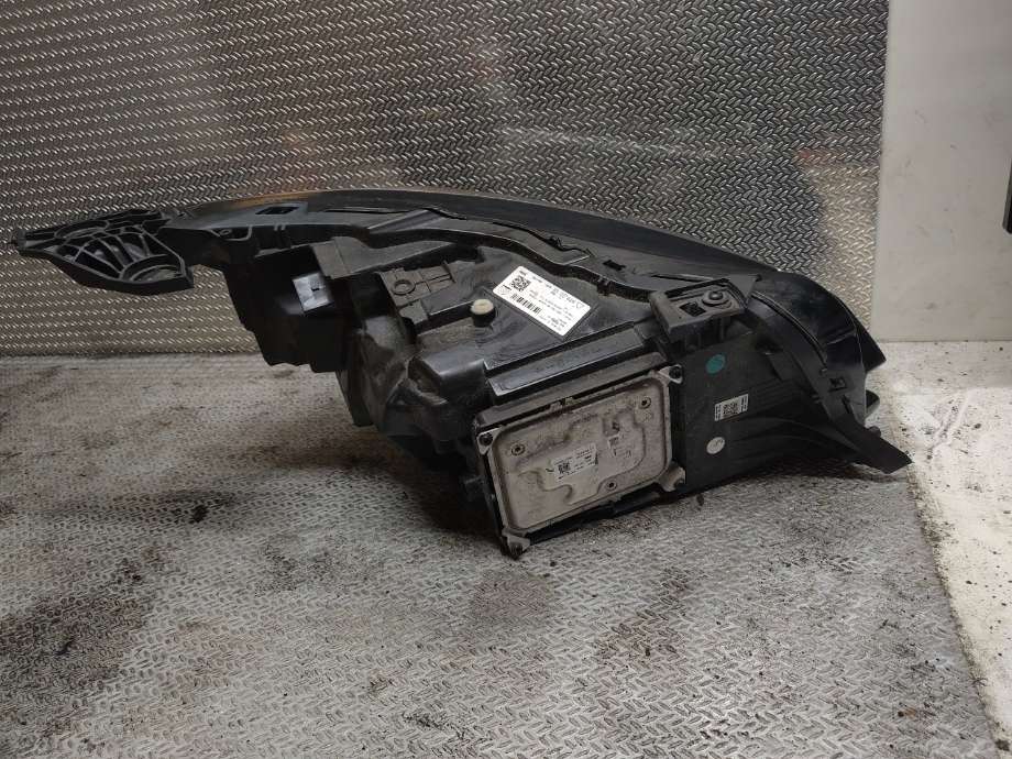 Frontlykt venstre halogen til Peugeot 208 2019-->> (Type II)  (9850598580|)