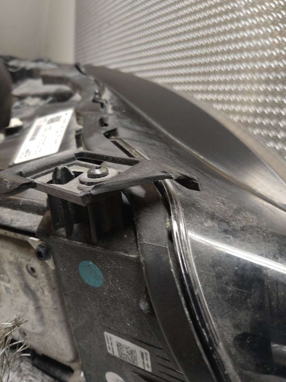 Frontlykt venstre halogen til Peugeot 208 2019-->> (Type II)  (9850598580|)