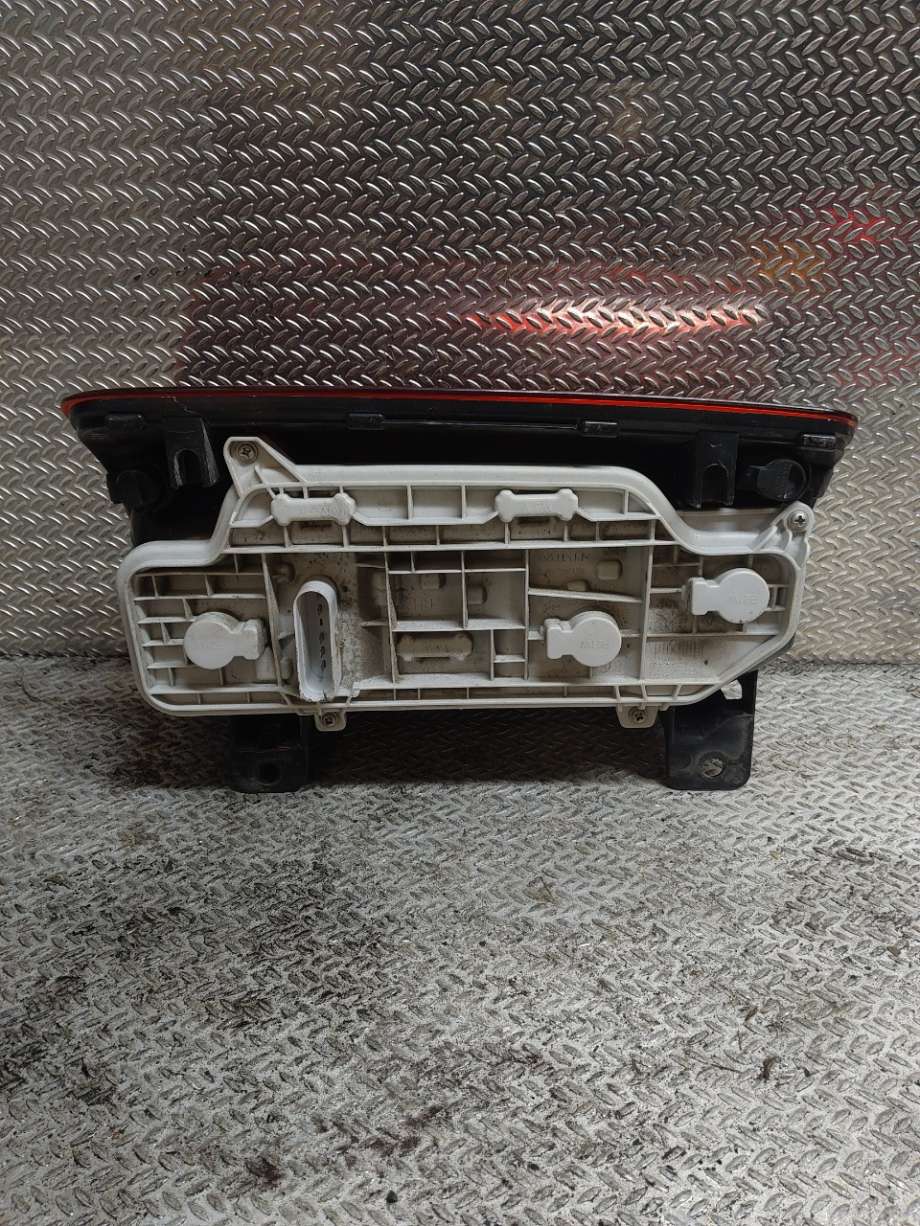 Baklykt høyre til VW Caddy 2015-2020 (Type III, Fase 3) (VOLKSWAGEN|2K1945096AA||2K1945096N)