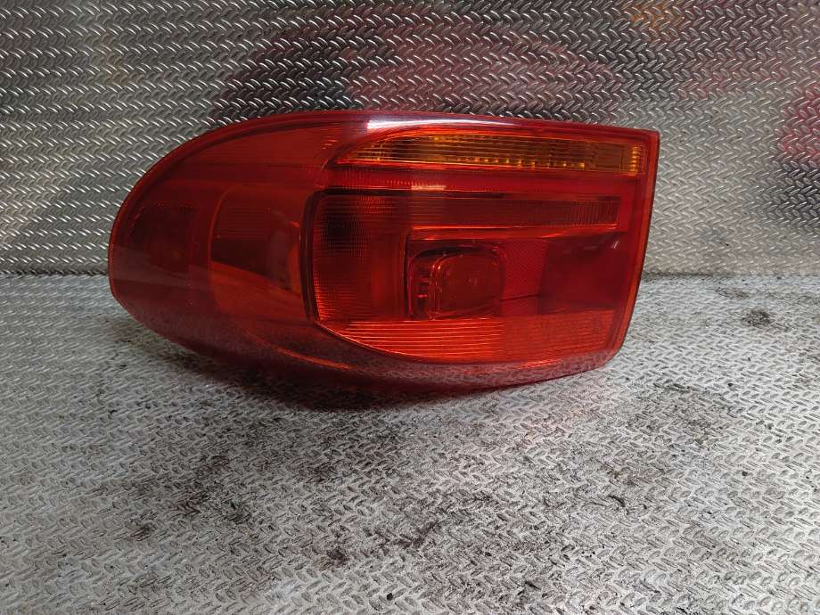 Baklykt høyre til VW Tiguan, 2011-2016 (Type I, Fase 2)  (VOLKSWAGEN|5N0945096Q)