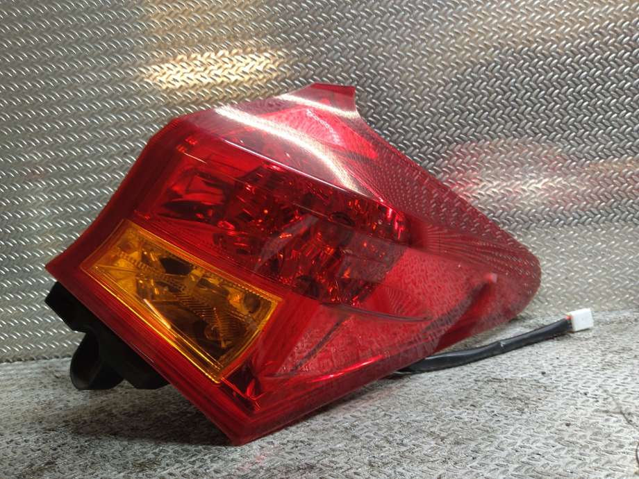 Baklykt venstre til Toyota Auris 2013-2015 (Type II, Fase 1)  (TOYOTA|8159102450|)