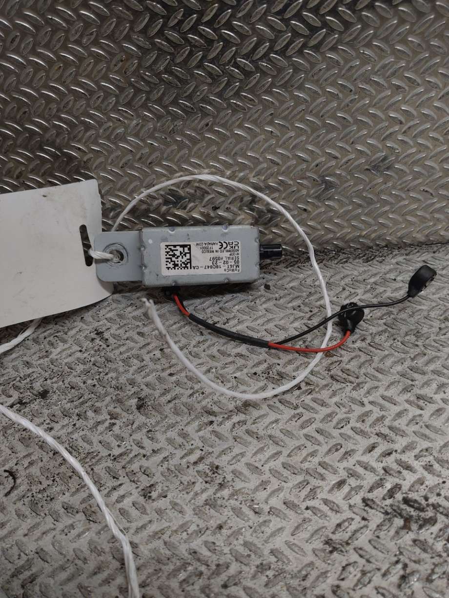 Antenne forsterker til Ford Mustang Mach-e 2020-->> (FORD (US)|LJ8T19K351AA||MJ6T18C847CA)