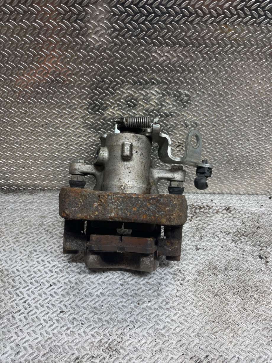 Bremsecaliper venstre foran til Citroën Berlingo 2008-2015 (Type II, Fase 1)  (4402F5|)
