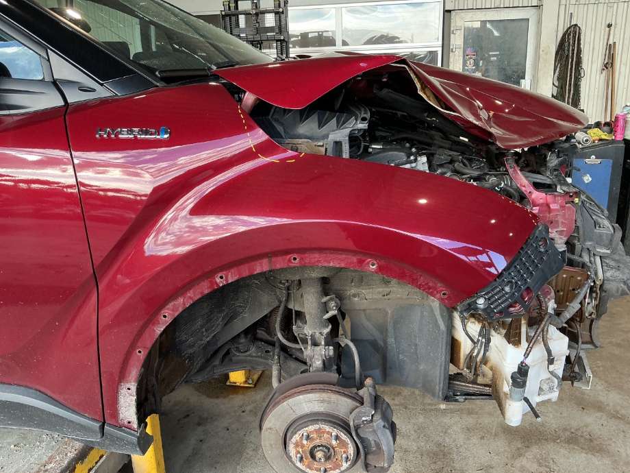 Skjerm høyre foran til Toyota C-HR, 2016-->>  (TOYOTA|)