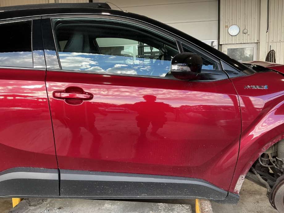 Dør høyre foran til Toyota C-HR, 2016-->>  (TOYOTA|)
