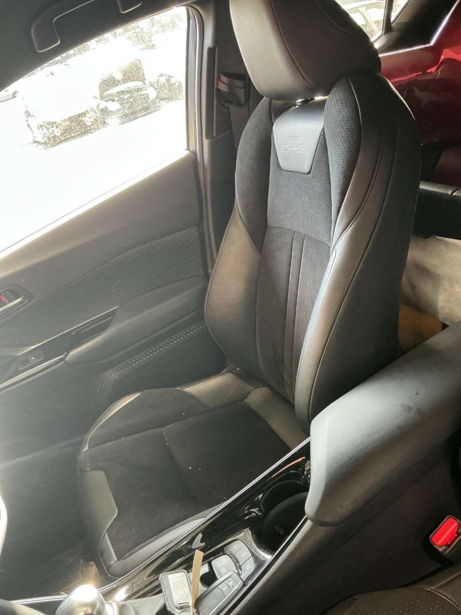Sete foran høyre til Toyota C-HR, 2016-->>  (TOYOTA|)