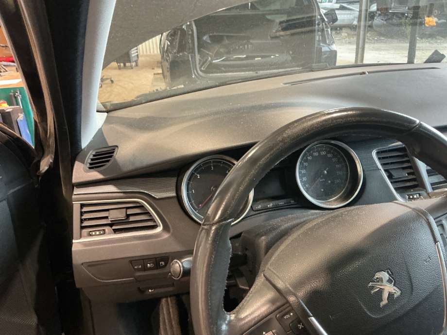 Dashbord til Peugeot 508, 2011-2014 (Type I, Fase 1) (PEUGEOT|)