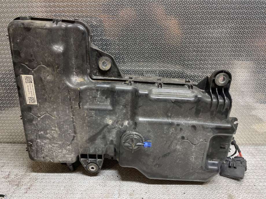 AdBlue tank til VW Transporter / Caravelle 2019-->> (T6.1) (T6.1) (VOLKSWAGEN|7E0131877H||7E0131877G)
