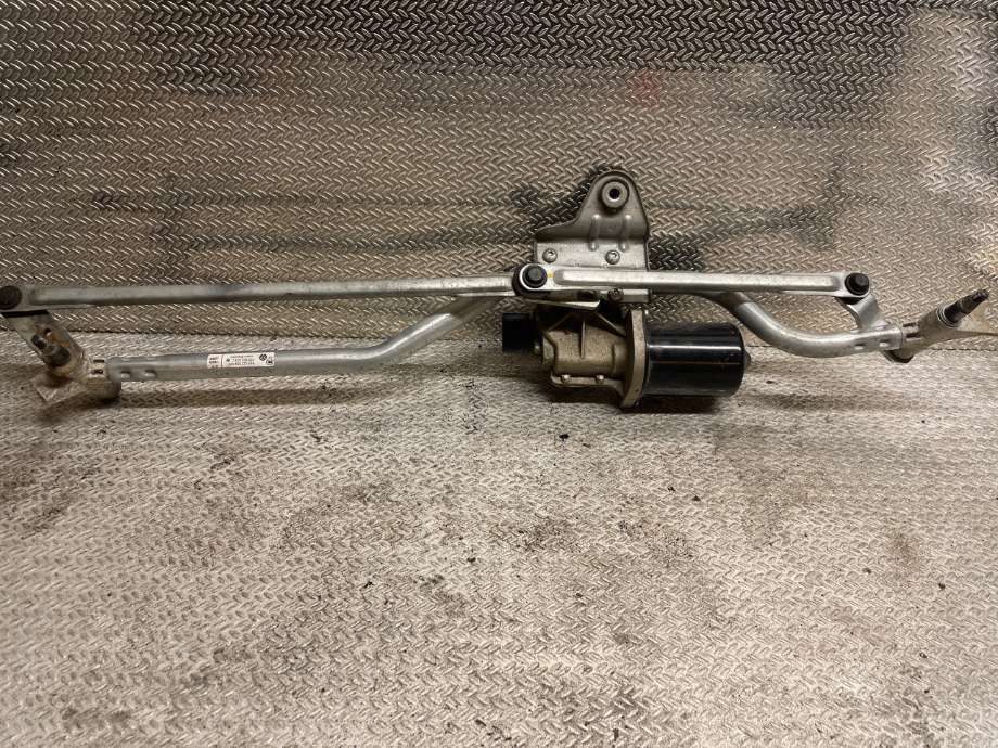 Viskermotor frontrute til VW Transporter / Caravelle 2019-->> (T6.1) (T6.1) (VOLKSWAGEN|7E1955113G|7E1955113D|)