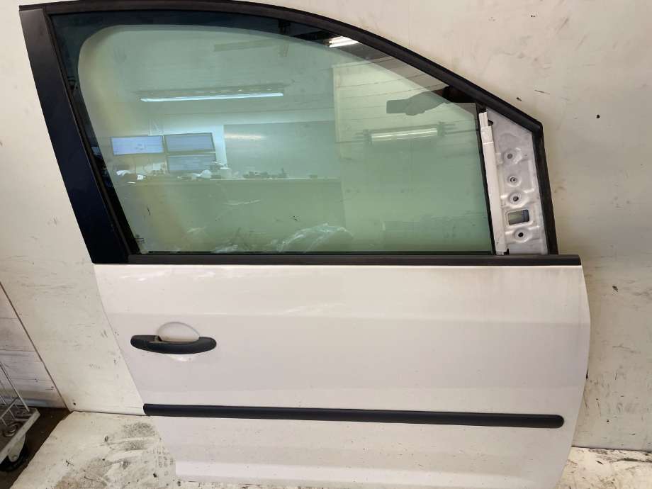 Dør høyre foran til VW Caddy 2004-2010 (Type III, Fase 1) (VOLKSWAGEN|2K0831056B|)