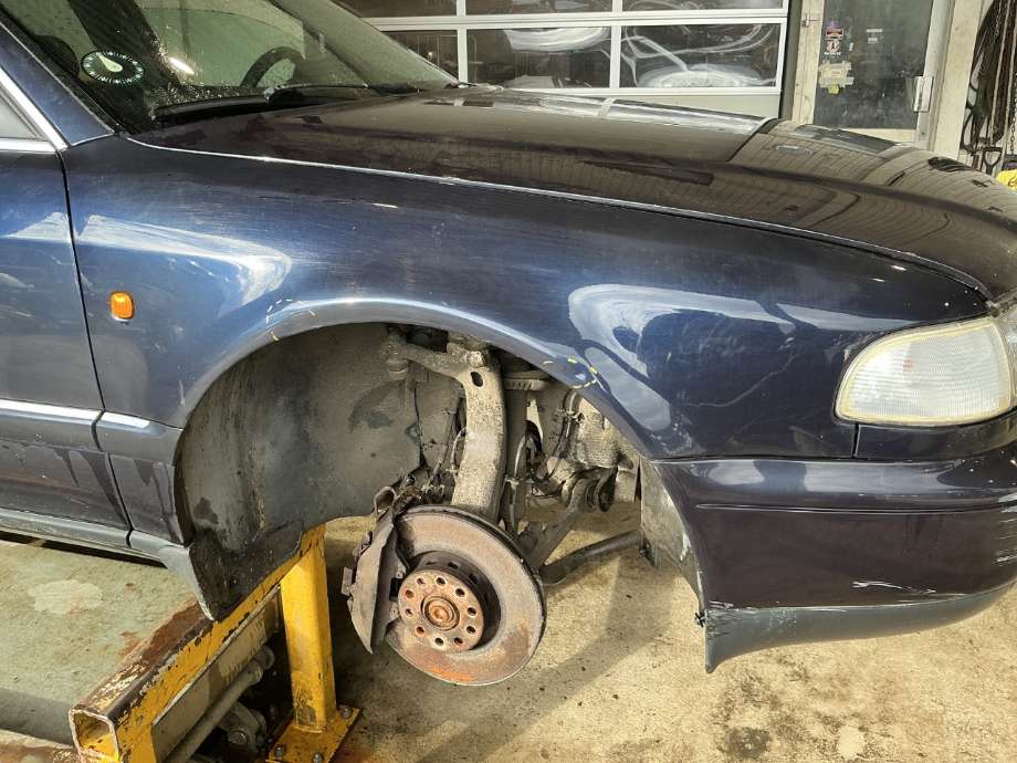 Skjerm høyre foran til Audi A8, 1995-2002 (Type I) (AUDI|)