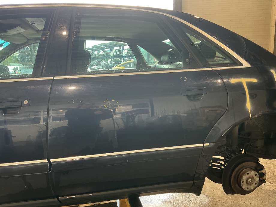 Dør venstre bak til Audi A8, 1995-2002 (Type I) (AUDI|)
