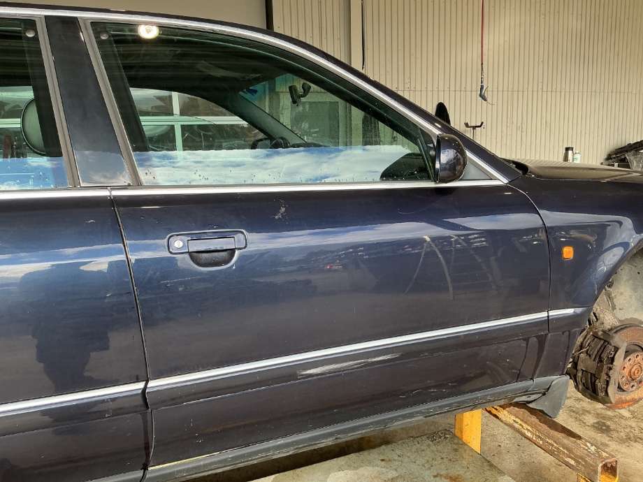 Dør høyre foran til Audi A8, 1995-2002 (Type I) (AUDI|)