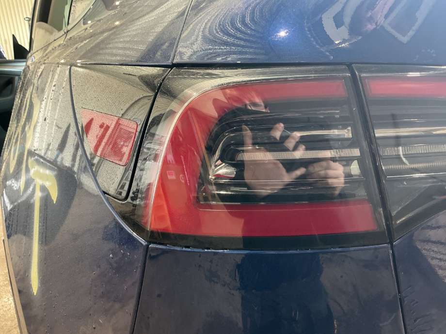 Baklykt venstre til Tesla Model Y, 2021-2024 (Type I)  (TESLA|)