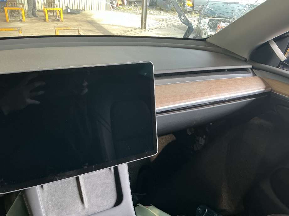 Dashbord til Tesla Model Y 2021-2024 (Type I) (TESLA|)