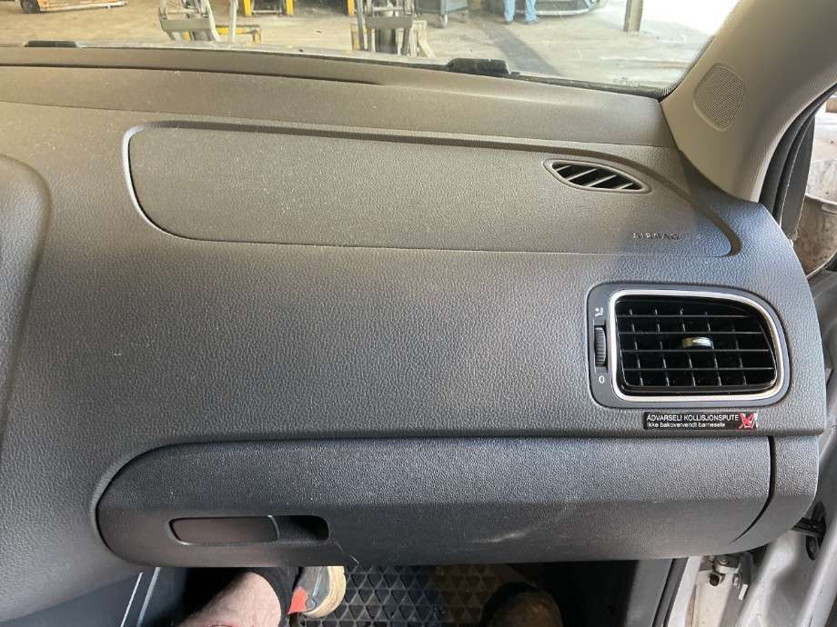 Dashbord til VW Polo 2009-2014 (Type V, Fase 1)  (VOLKSWAGEN|)