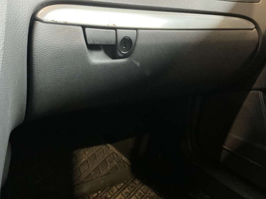 Hanskerom lokk til Volvo V70, 2005-2007 (Type II, Fase 2)  
