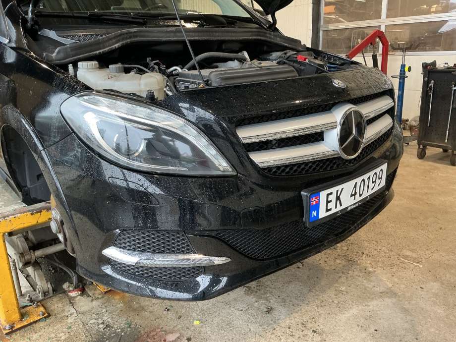 Støtfanger foran til Mercedes B-Klasse, 2011-2018 (W246) (W246) 