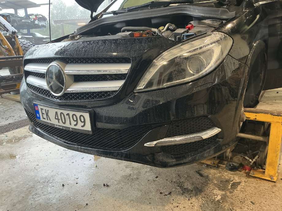 Støtfanger foran til Mercedes B-Klasse 2011-2018 (W246) (W246) 