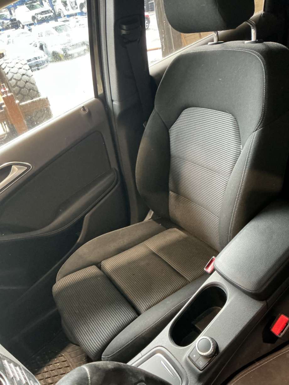 Sete foran høyre til Mercedes B-Klasse, 2011-2018 (W246) (W246) 