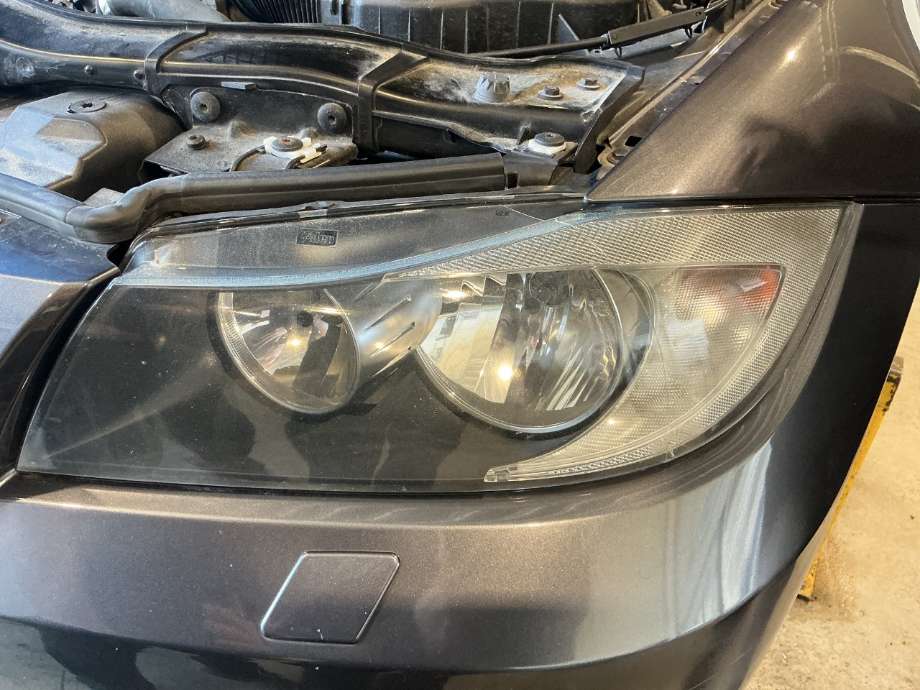 Frontlykt venstre halogen til BMW 3-Serie, 2005-2011 (E90/E91/E92/E93) (E90/E91/E92/E93) (BMW|)