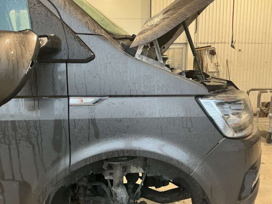 Skjerm høyre foran til VW Transporter / Caravelle, 2015-2019 (T6) (T6) (VOLKSWAGEN|)