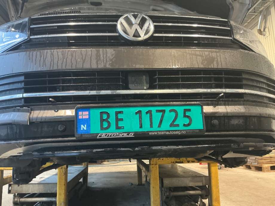 Støtfanger foran til VW Transporter / Caravelle 2015-2019 (T6) (T6) (VOLKSWAGEN|)