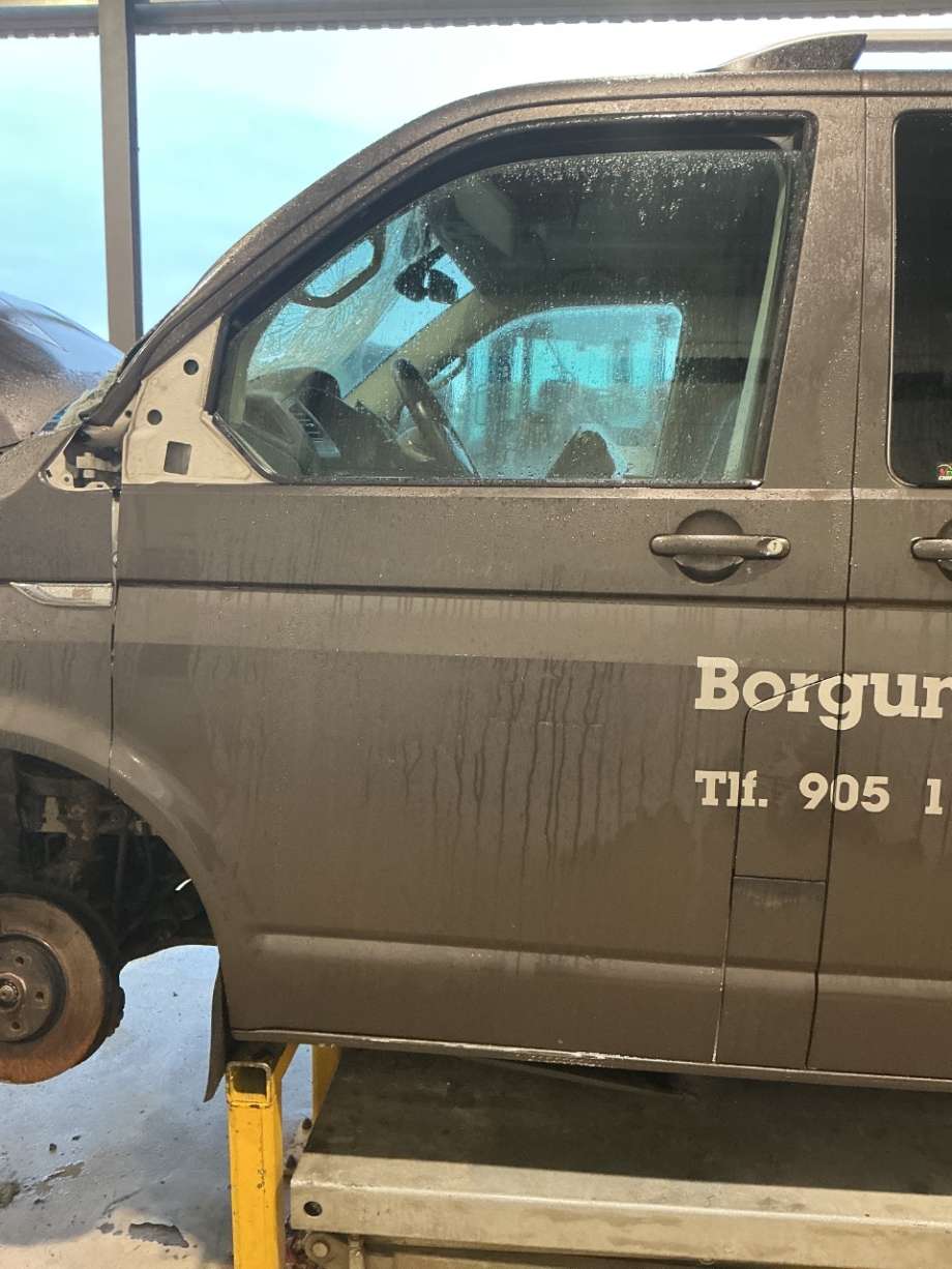 Dør venstre 2dørs til VW Transporter / Caravelle, 2015-2019 (T6) (T6) (VOLKSWAGEN|)